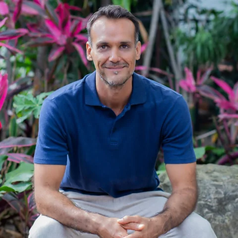 Dr. Esteban Andrejuk